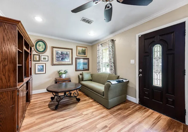 Photo 3 of Single family home for sale at 237 Mclemore Dr, Alvin, TX 77511 | MLS# 55903607 | Listing updated on 2026-04-01