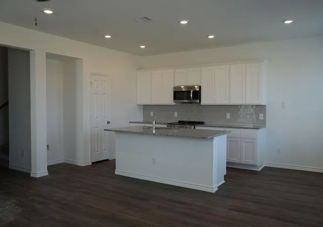 Photo 2 of Sale Pending at 809 Stoney Point Ln, Dayton, TX 77535 | MLS# 72899192 | Listing updated on 2026-08-07