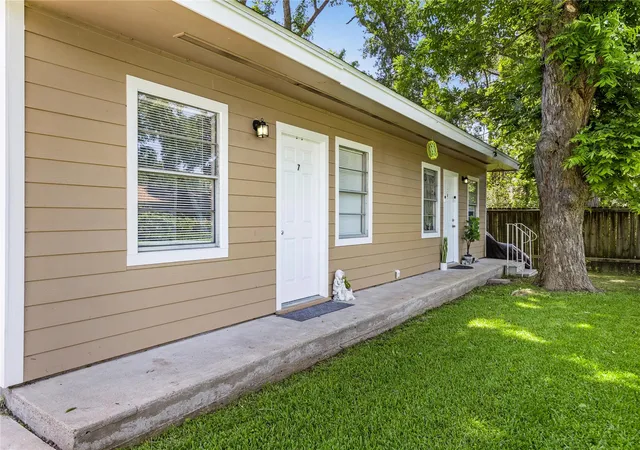 3rd image of 1001 W Lobitt St, Alvin, TX 77511 | MLS# 39540693