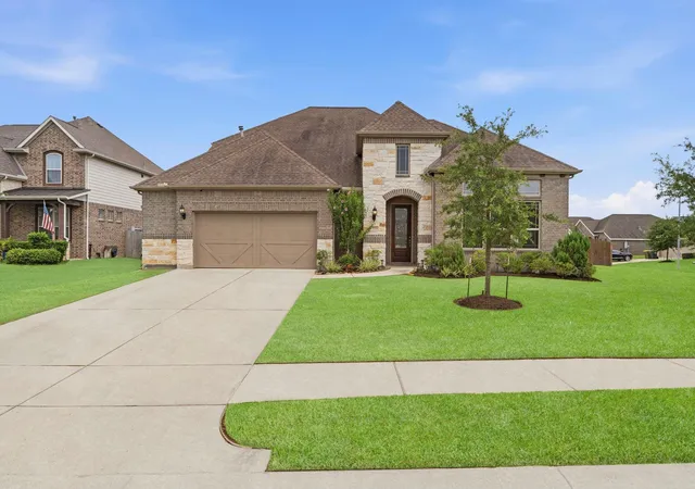 2nd image of 3211 Parker Dr, Pearland, TX 77584 | MLS# 24011836