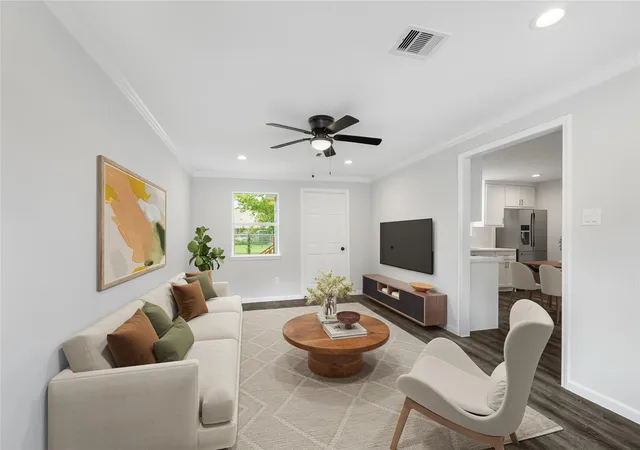 Photo 2 of Single family home for sale at 6525 Sealey St, Houston, TX 77091 | MLS# 76022466 | Listing updated on 2026-09-26
