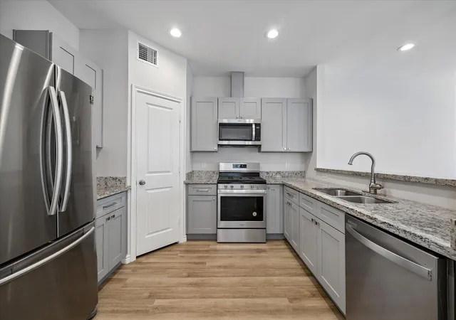 Photo 3 of Townhouse for sale at 7134 Eastwood St #A, Houston, TX 77021 | MLS# 50834661 | Listing updated on 2026-09-16