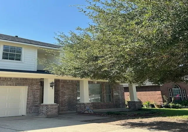 Photo 2 of Single family home for sale at 12231 Auronia Dr, Houston, TX 77067 | MLS# 75431077 | Listing updated on 2026-10-05