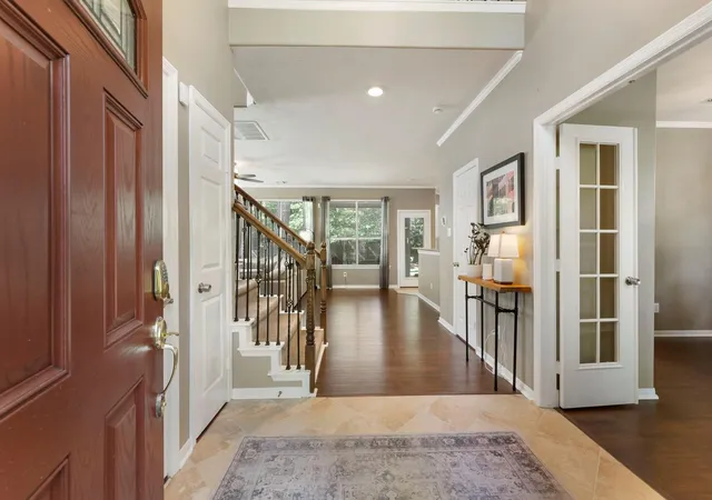 Photo 2 of Sale Pending at 26 Almond Branch Pl, The Woodlands, TX 77382 | MLS# 19783932 | Listing updated on 2026-09-11