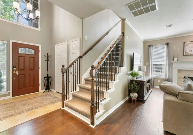 Photo 3 of Sale Pending at 26 Almond Branch Pl, The Woodlands, TX 77382 | MLS# 19783932 | Listing updated on 2026-09-11