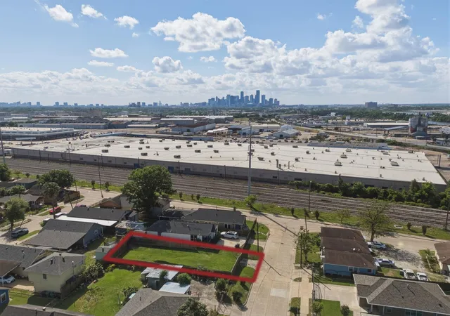 12th image of 6610 Avenue S S, Houston, TX 77011 | MLS# 39303746