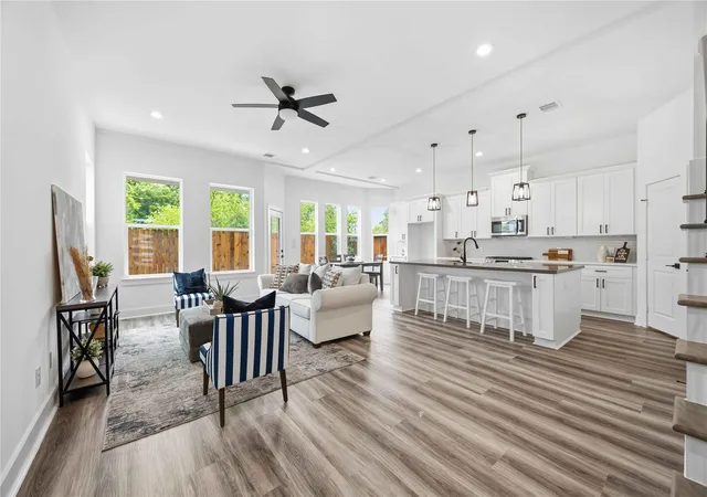 3rd image of 1106 Paul Quinn St #D, Houston, TX 77091 | MLS# 96810045