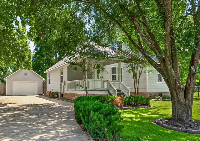 Photo 1 of Sale Pending at 238 Horse Shoe Trl, Angleton, TX 77515 | MLS# 64508762 | Listing updated on 2026-09-01
