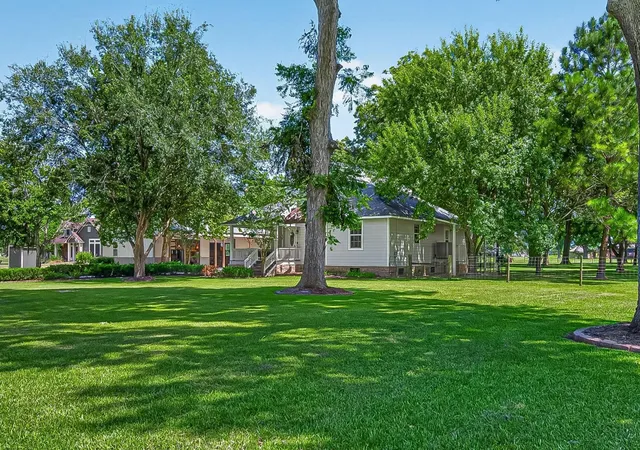 Photo 3 of Sale Pending at 238 Horse Shoe Trl, Angleton, TX 77515 | MLS# 64508762 | Listing updated on 2026-09-01