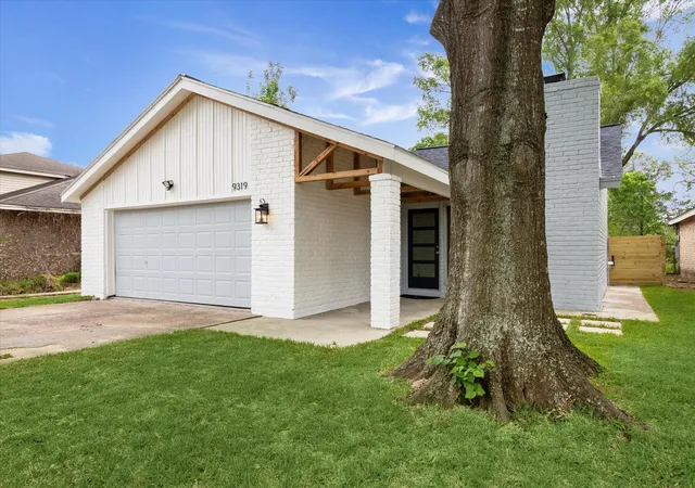 3rd image of 9319 Carousel Ln, Houston, TX 77080 | MLS# 21057362