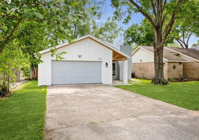 4th image of 9319 Carousel Ln, Houston, TX 77080 | MLS# 21057362