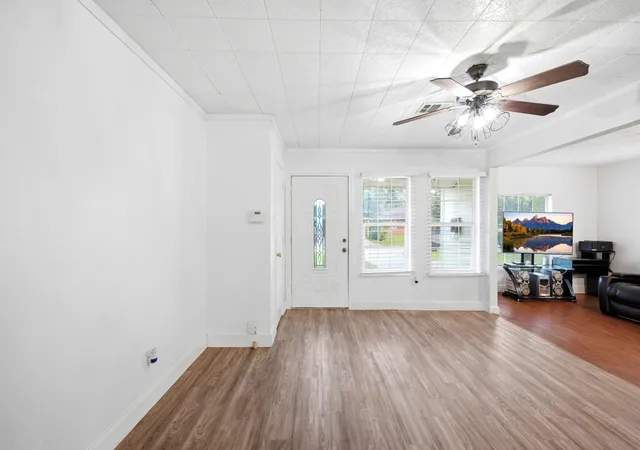 Photo 3 of Sale Pending at 1310 Loper St, Houston, TX 77017 | MLS# 4759298 | Listing updated on 2026-09-03