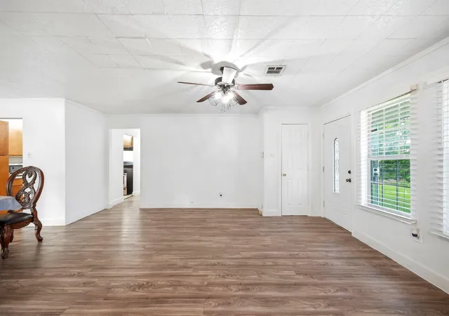Photo 4 of Sale Pending at 1310 Loper St, Houston, TX 77017 | MLS# 4759298 | Listing updated on 2026-09-03
