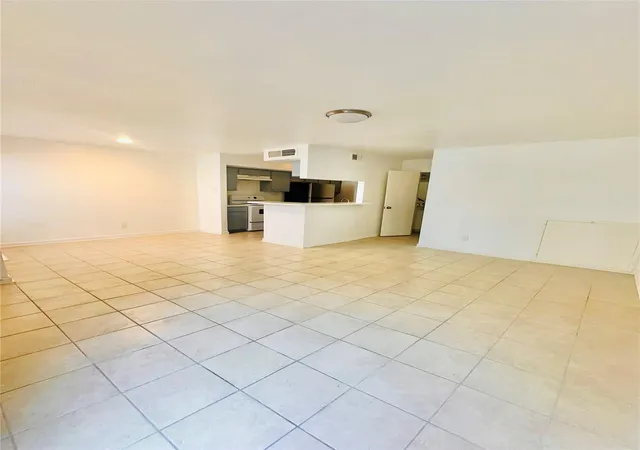 Photo 2 of Condo for sale at 6633 W Airport Blvd #1303, Houston, TX 77035 | MLS# 85850975 | Listing updated on 2026-09-01
