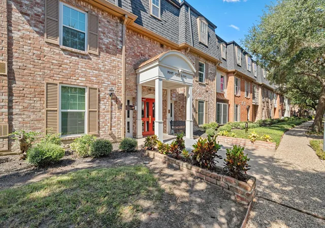 2nd image of 355 N Post Oak Ln, Houston, TX 77024