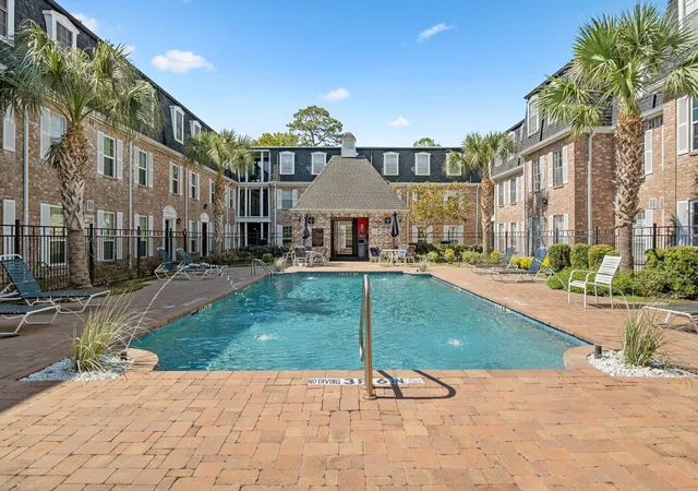 5th image of 355 N Post Oak Ln, Houston, TX 77024