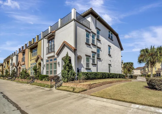 2nd image of 6 W Oaks Dr, Houston, TX 77058 | MLS# 16236877
