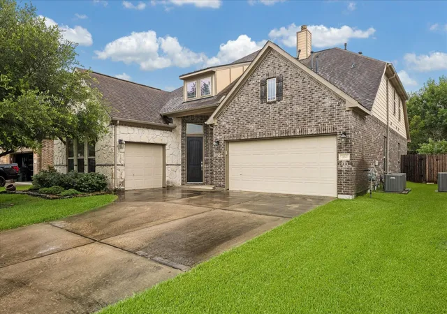 Photo 1 of Single family home for sale at 310 Westwood Dr, League City, TX 77573 | MLS# 79666556 | Listing updated on 2026-08-02