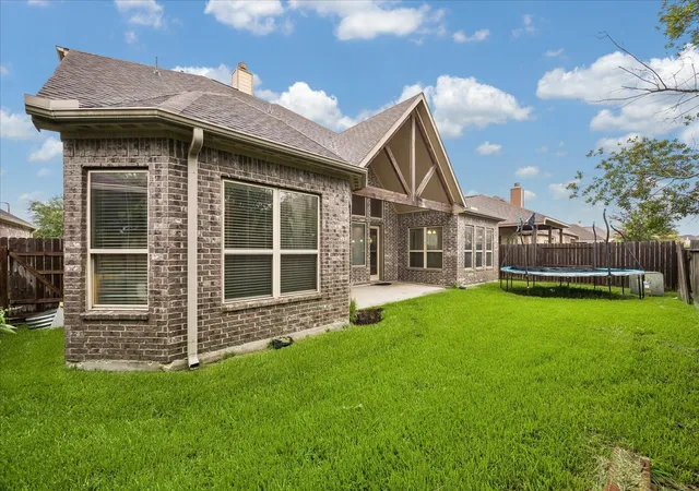Photo 4 of Single family home for sale at 310 Westwood Dr, League City, TX 77573 | MLS# 79666556 | Listing updated on 2026-08-02