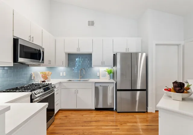 2nd image of 5020 Darling St, Houston, TX 77007 | MLS# 35922788