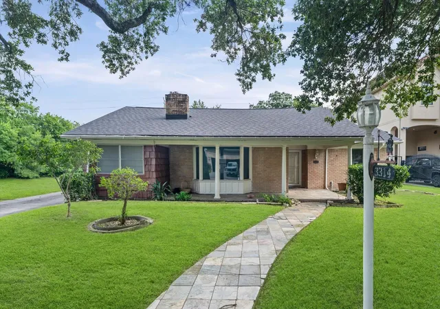 Photo 1 of Sale Pending at 3314 Blue Bonnet Blvd, Houston, TX 77025 | MLS# 89997032 | Listing updated on 2026-09-10