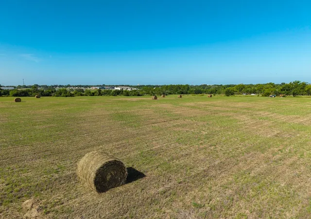 14th image of 801 Huser Blvd, Schulenburg, TX 78956 | MLS# 73761585
