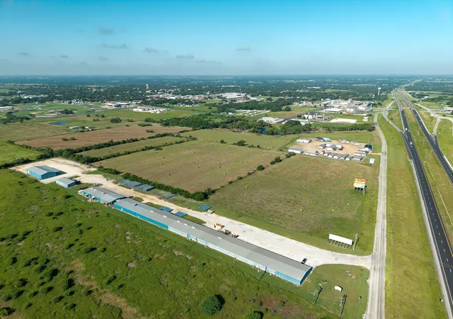 5th image of 801 Huser Blvd, Schulenburg, TX 78956 | MLS# 73761585