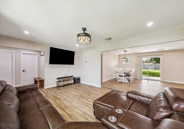 2nd image of 405 N Fulton St, Texas City, TX 77591 | MLS# 83107074