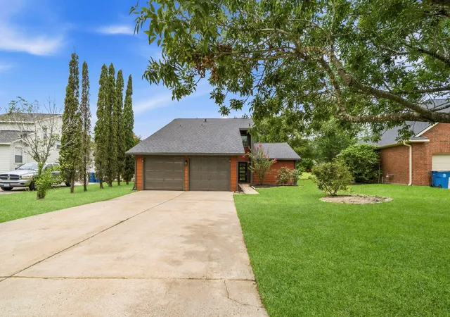 1st image of 12632 Lake Vista Dr, Willis, TX 77318 | MLS# 94653461