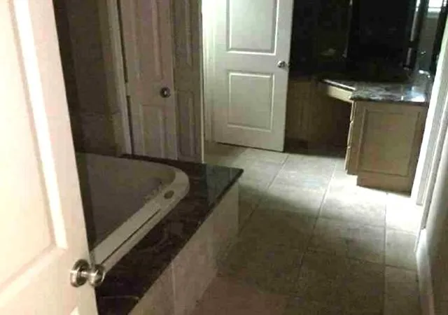 13th image of 1226 Parkerhaven Ct, Houston, TX 77008 | MLS# 76507339