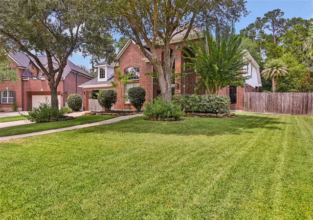 Photo 3 of Sale Pending at 2318 River Blossom Ln, Kingwood, TX 77345 | MLS# 23946225 | Listing updated on 2026-09-07