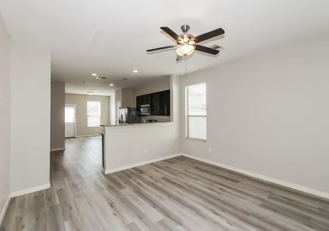 Photo 3 of Single family home for sale at 6615 Dayridge Ln, Houston, TX 77048 | MLS# 51840796 | Listing updated on 2026-09-22