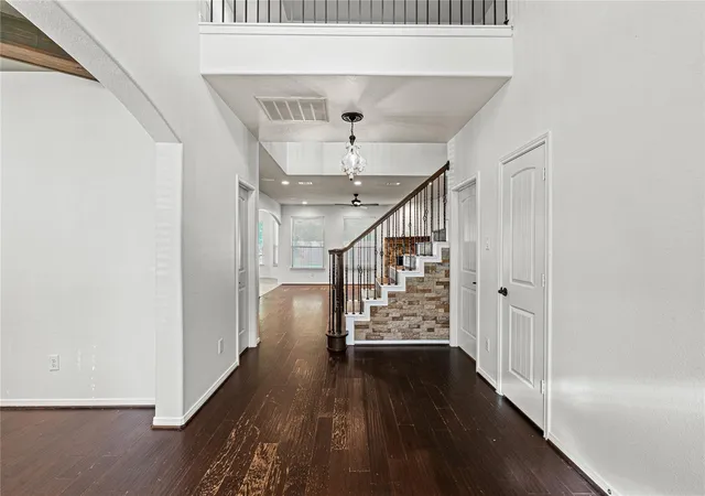 4th image of 21107 Knight Quest Dr, Tomball, TX 77375 | MLS# 60825828