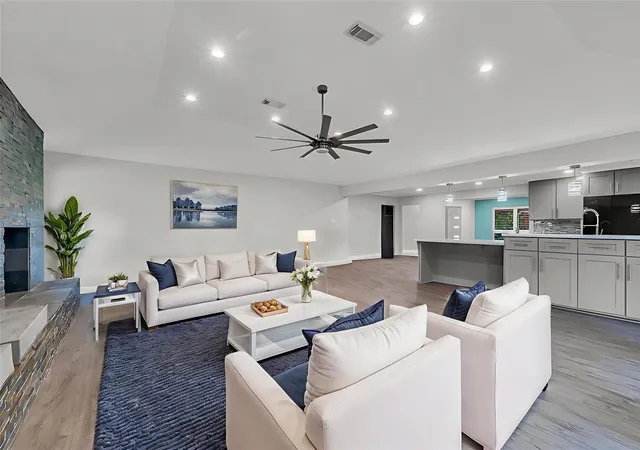 2nd image of 8902 Theysen Dr, Houston, TX 77080 | MLS# 89486719