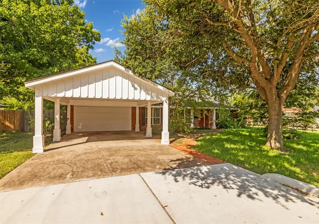 3rd image of 8902 Theysen Dr, Houston, TX 77080 | MLS# 89486719