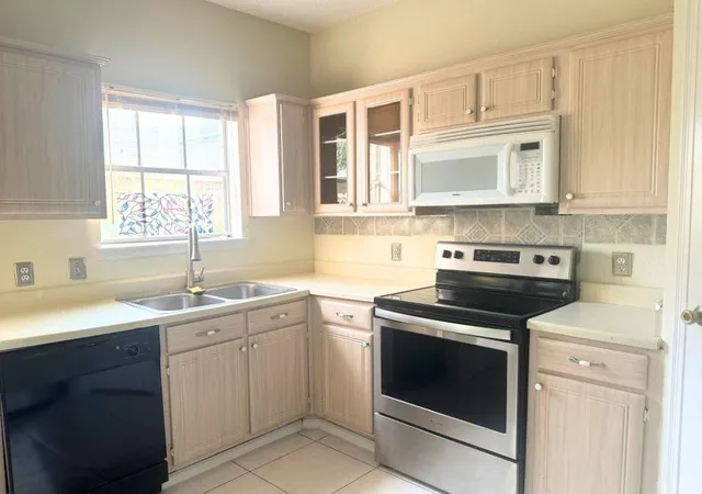 4th image of 7575 Cambridge St #1902, Houston, TX 77054 | MLS# 74315514