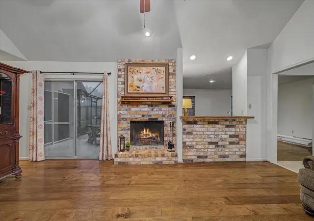 3rd image of 139 Spanish Moss Ln, Lake Jackson, TX 77566 | MLS# 18839860