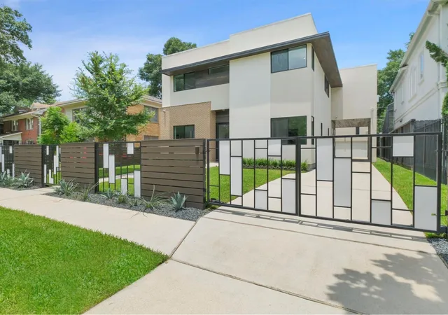 Photo 1 of Single family home for sale at 1912 Kipling St, Houston, TX 77098 | MLS# 13710262 | Listing updated on 2026-01-14