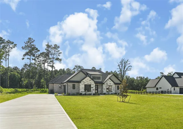 Photo 3 of Single family home for sale at 15012 Tybee Ln, Conroe, TX 77306 | MLS# 26403300 | Listing updated on 2026-09-12