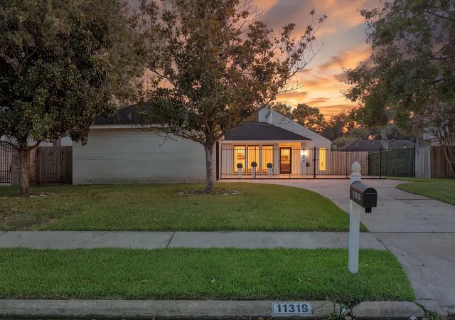 2nd image of 11319 Olympia Dr, Houston, TX 77077 | MLS# 59523823