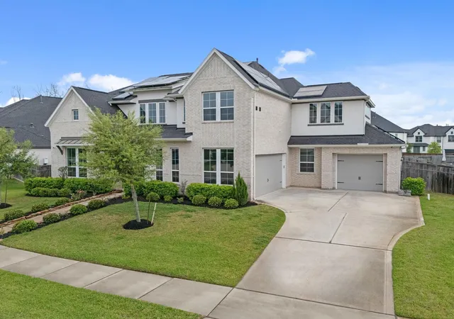 Photo 3 of Mansion for sale at 10315 Fountain Shore Dr, Missouri City, TX 77459 | MLS# 54349951 | Listing updated on 2026-08-31