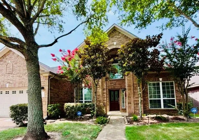 Photo 3 of Single family home for sale at 6846 Fitzgerald Ct, Sugar Land, TX 77479 | MLS# 81668879 | Listing updated on 2026-08-26