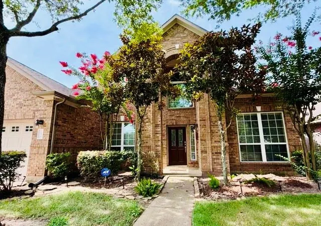 Photo 3 of Single family home for sale at 6846 Fitzgerald Ct, Sugar Land, TX 77479 | MLS# 81668879 | Listing updated on 2026-08-26