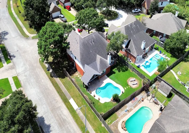 Photo 3 of Sale Pending at 11102 Oak Mesa Ct, Houston, TX 77070 | MLS# 66422454 | Listing updated on 2026-09-13