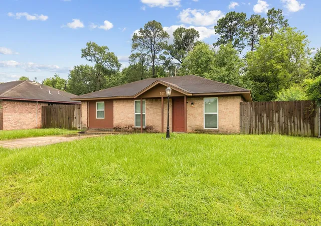 Homes for sale in Crosby, TX | 707 Magnolia Ave, Crosby, TX 77532 | MLS# 80718057