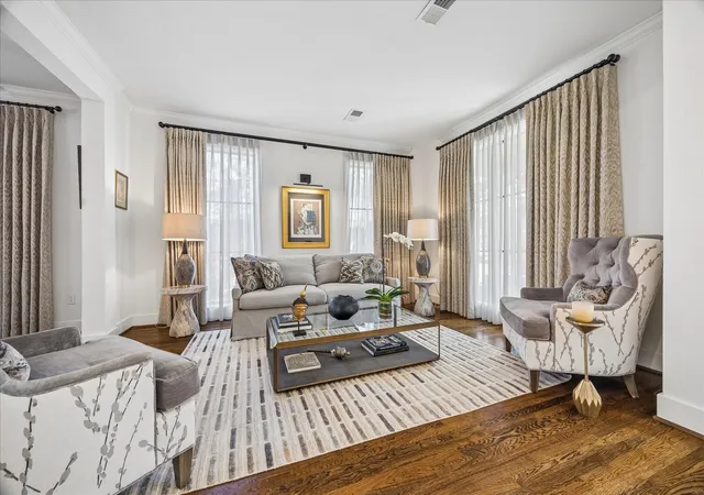 Photo 2 of Sale Pending at 2402 Mcclendon St, Houston, TX 77030 | MLS# 49717921 | Listing updated on 2026-09-16