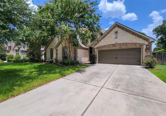 Photo 2 of Sale Pending at 139 Haileys Run, Montgomery, TX 77316 | MLS# 89381589 | Listing updated on 2026-09-08