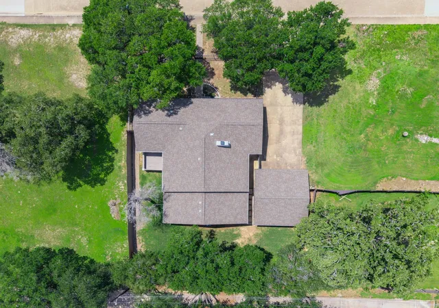 32nd image of 2504 Broadmoor Dr, Bryan, TX 77802 | MLS# 70862036