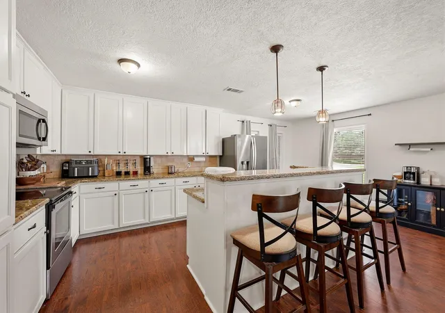 3rd image of 2504 Broadmoor Dr, Bryan, TX 77802 | MLS# 70862036