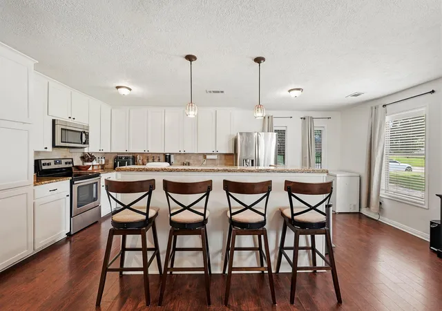 4th image of 2504 Broadmoor Dr, Bryan, TX 77802 | MLS# 70862036